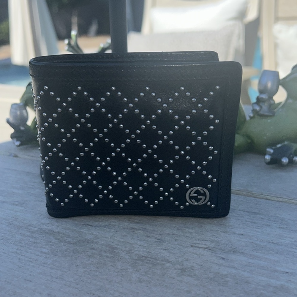 Gucci Bifold Black Studded Leather Unisex Wallet - Picture 4 of 7